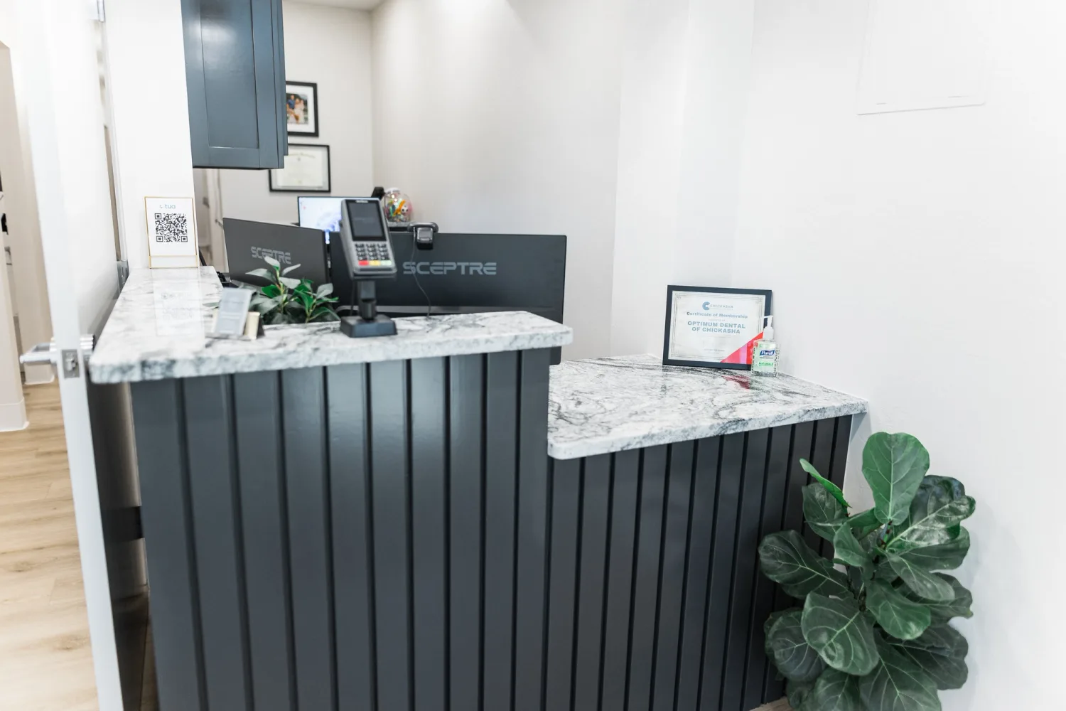 Front desk at Optimum Dental of Chickasha